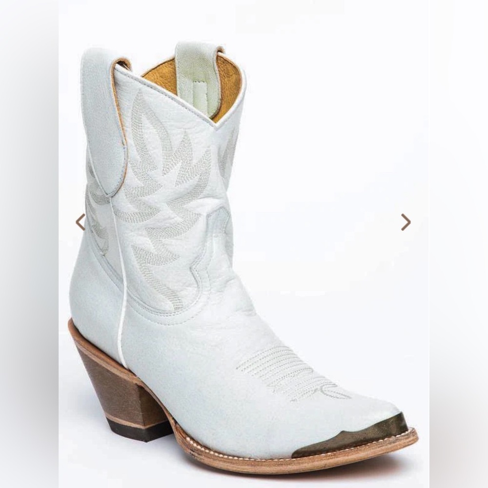 Idyllwind White Ankle Boots